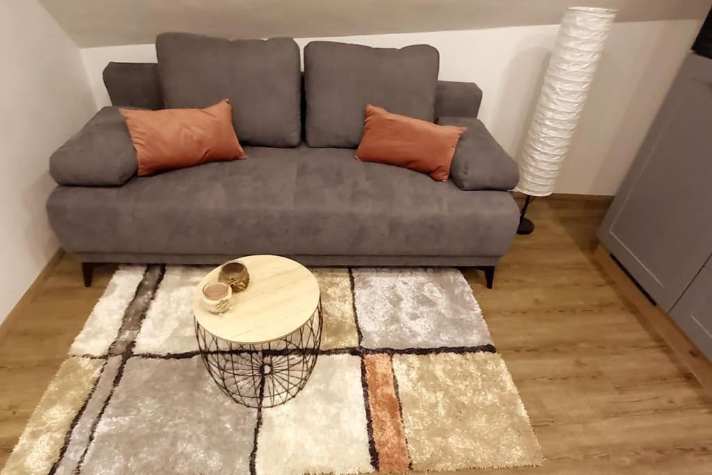 Kleine, Gemuetliche Dachgeschosswohnung Laudenbach  Esterno foto