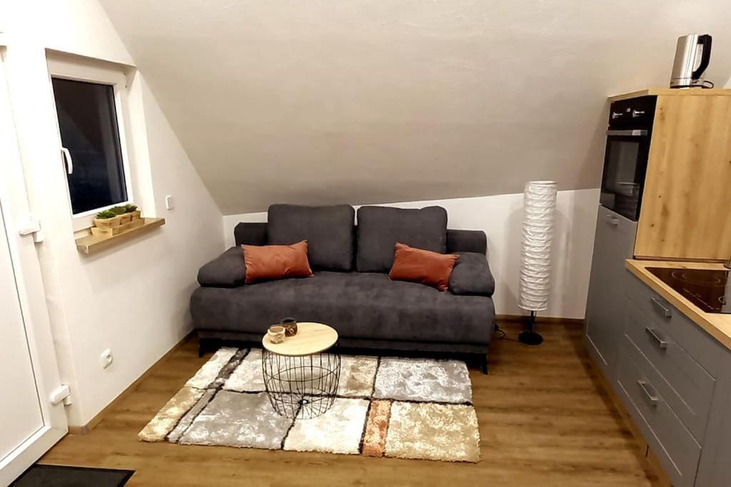Kleine, Gemuetliche Dachgeschosswohnung Laudenbach  Esterno foto