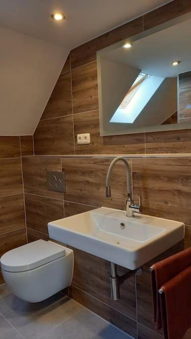 Kleine, Gemuetliche Dachgeschosswohnung Laudenbach  Esterno foto