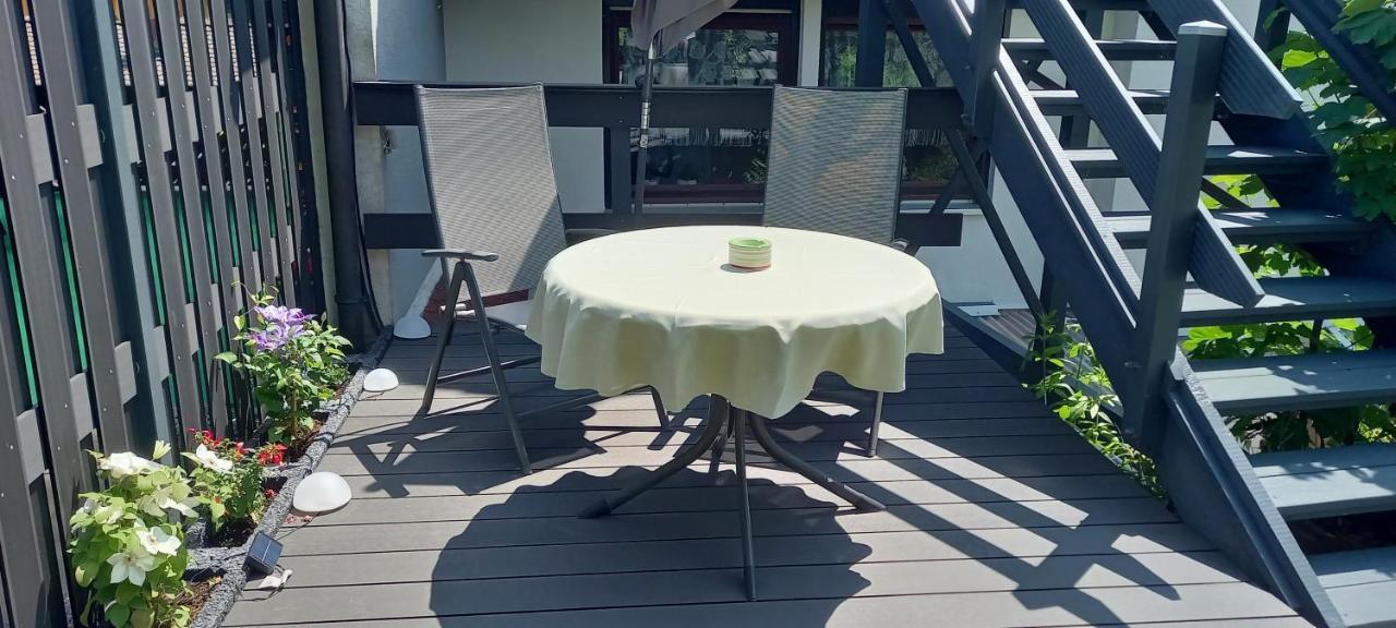 Kleine, Gemuetliche Dachgeschosswohnung Laudenbach  Esterno foto